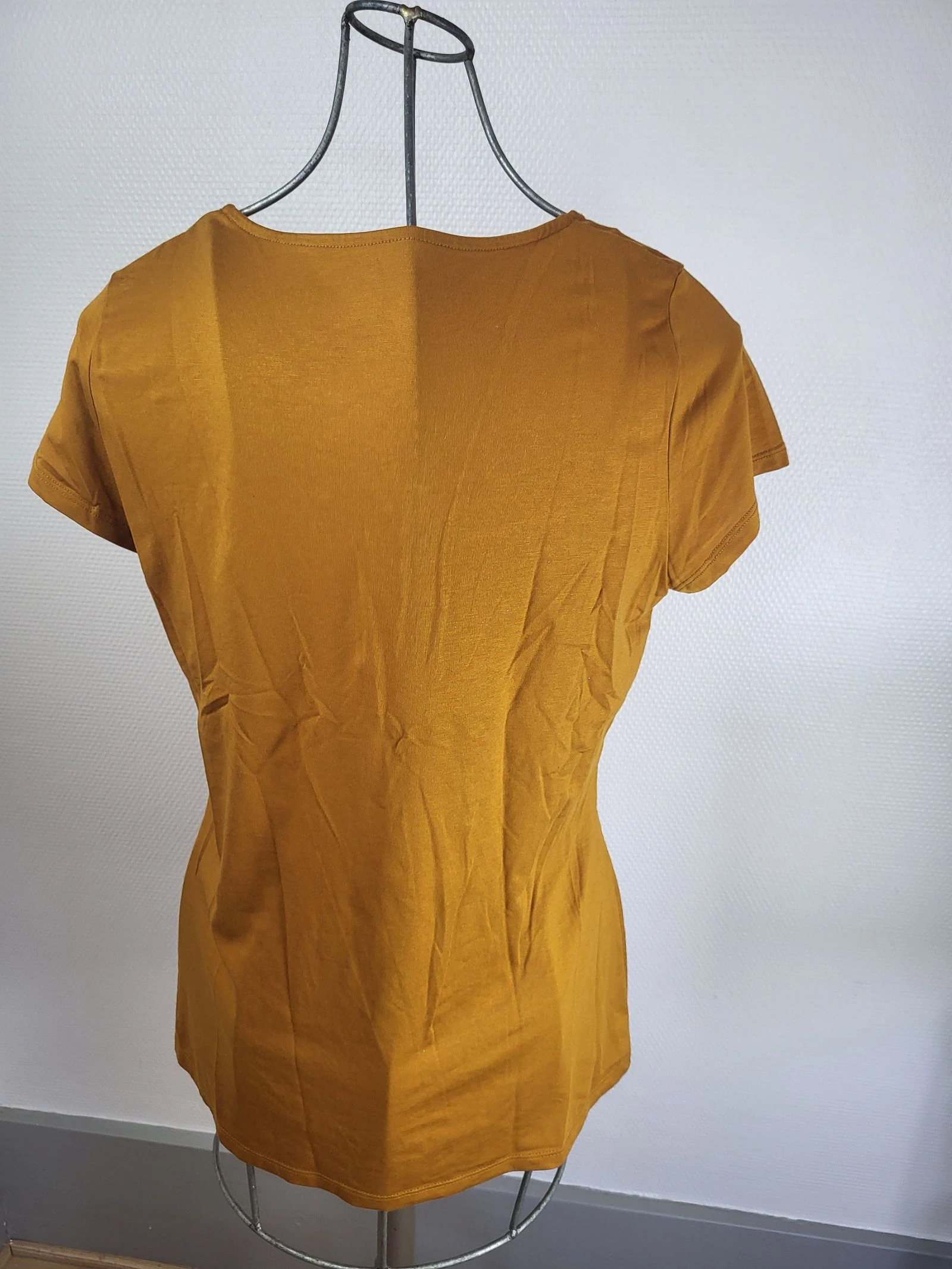 Camisa T Amarela Moutarde Camaïeu Faixa Ajourée Peito Tamanho 42 / XL – photo 3
